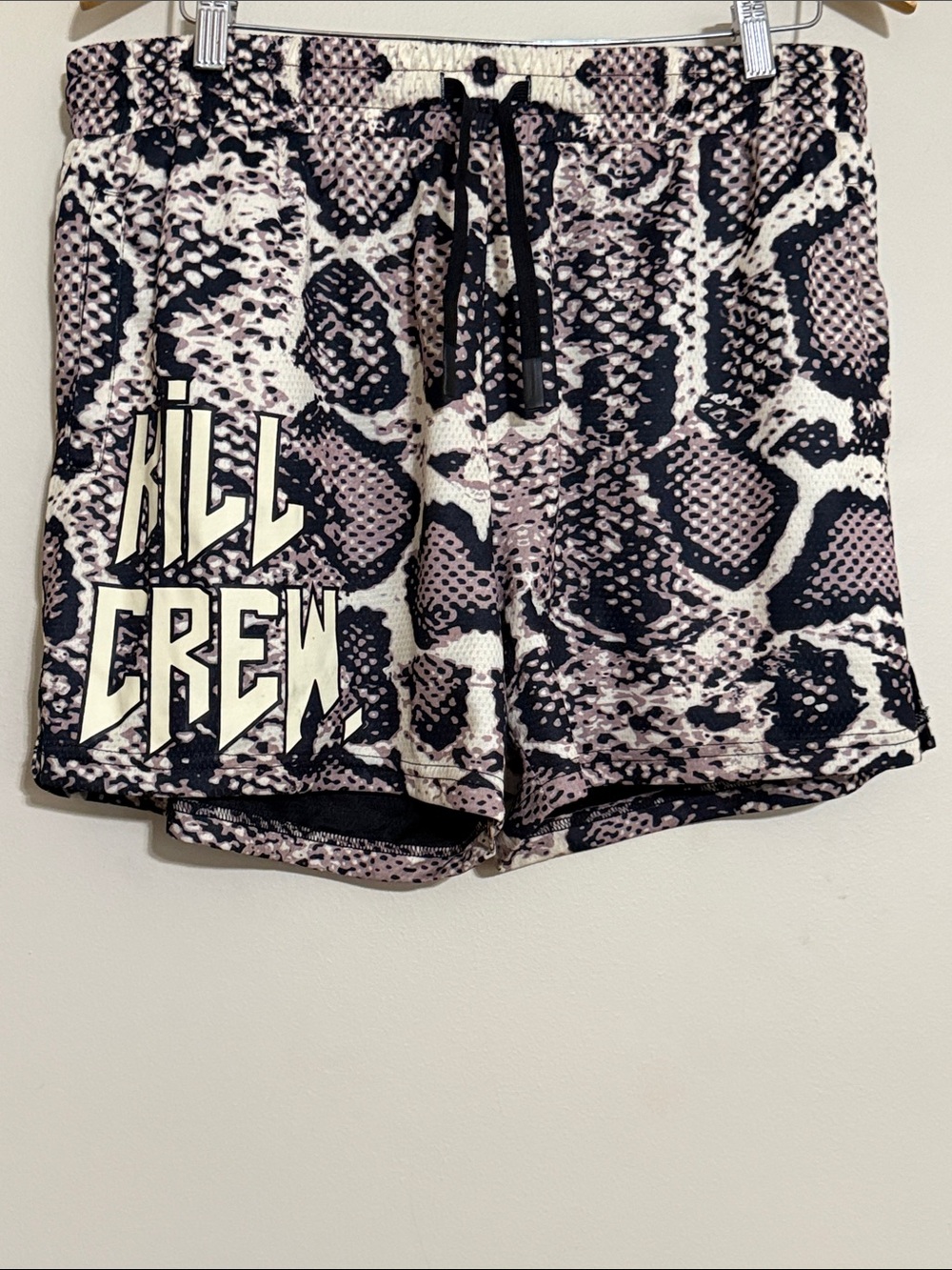 Kill Crew Black and Beige Snake-Print Athletic Shorts Mens 3XL casual vacation